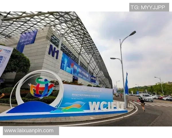 重庆足球队实力解析与未来发展展望聚焦足球运动的崛起与挑战 重庆足球队实力解析与未来发展展望聚焦足球运动的崛起与挑战